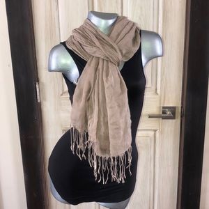 Women’s scarf
